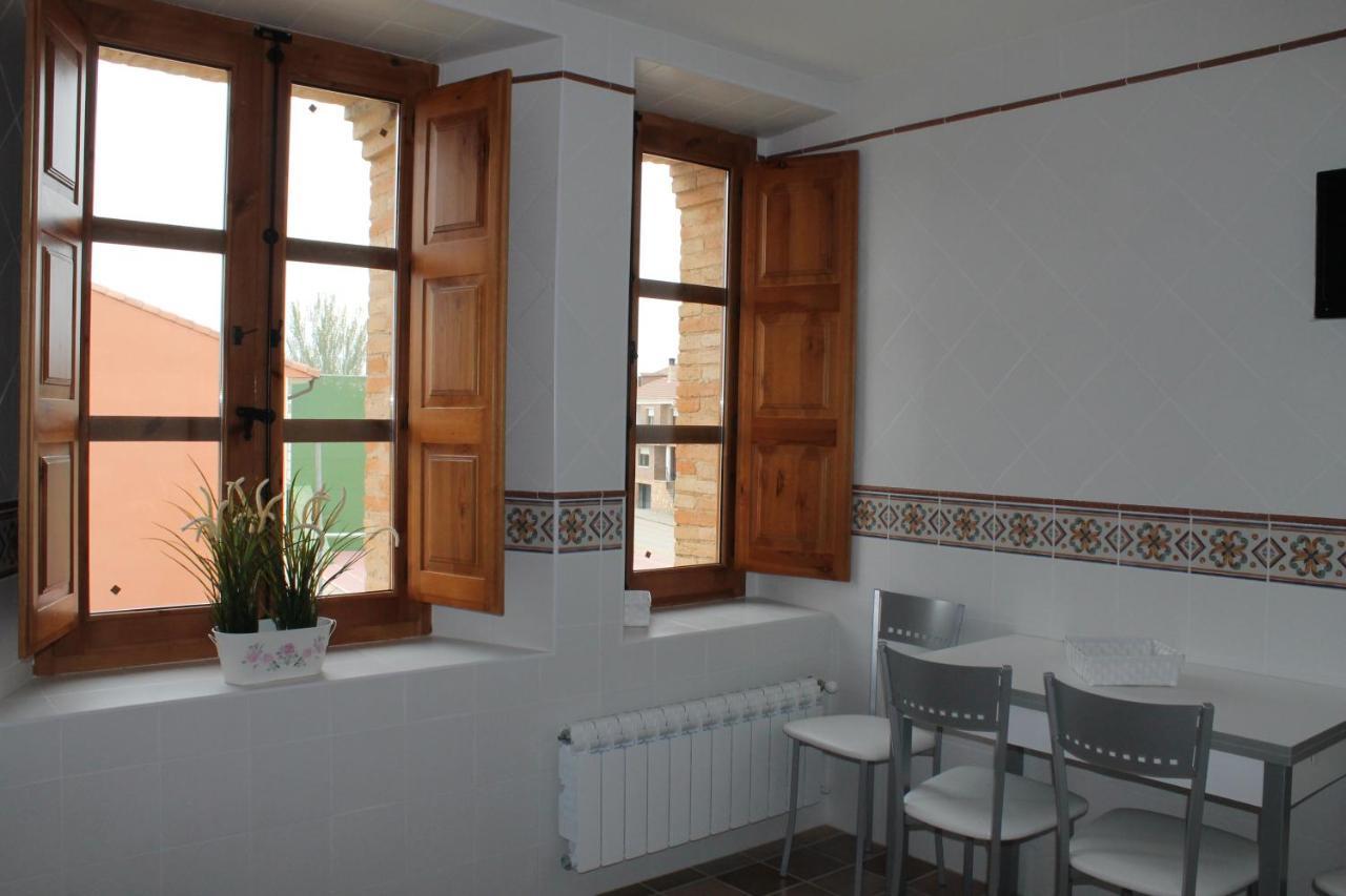 Apartamentos Ribera Del Duero Las Escuelas Vadocondes Zewnętrze zdjęcie