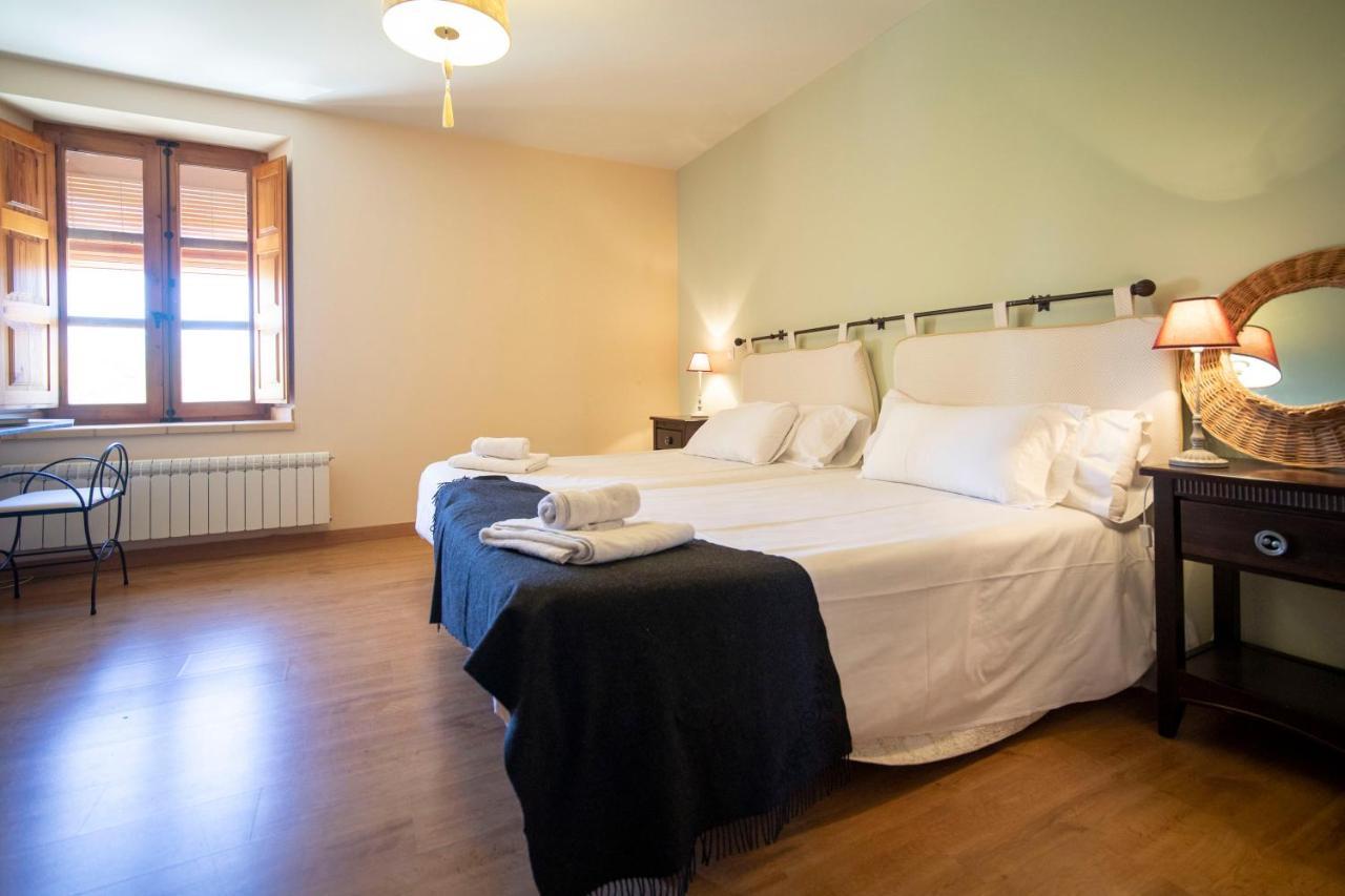 Apartamentos Ribera Del Duero Las Escuelas Vadocondes Zewnętrze zdjęcie